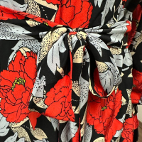 Vestido Diane Von Furstenberg Seda Florido Vermelho e Preto-40