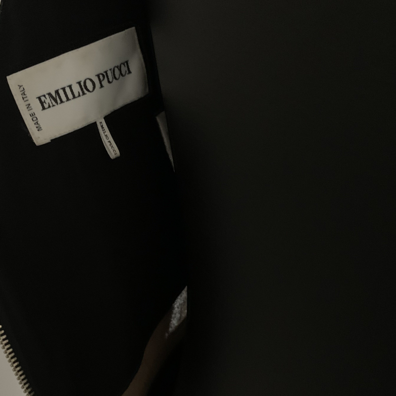 Vestido Emilio Pucci Tecido Manga Longa Preta - Detalhe Seda Bege Vestido Emilio Pucci Tecido Manga Longa Preta - Detalhe Seda Bege