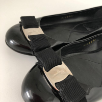 Sapatilha Salvatore Ferragamo Verniz Preta