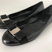 Sapatilha Salvatore Ferragamo Verniz Preta