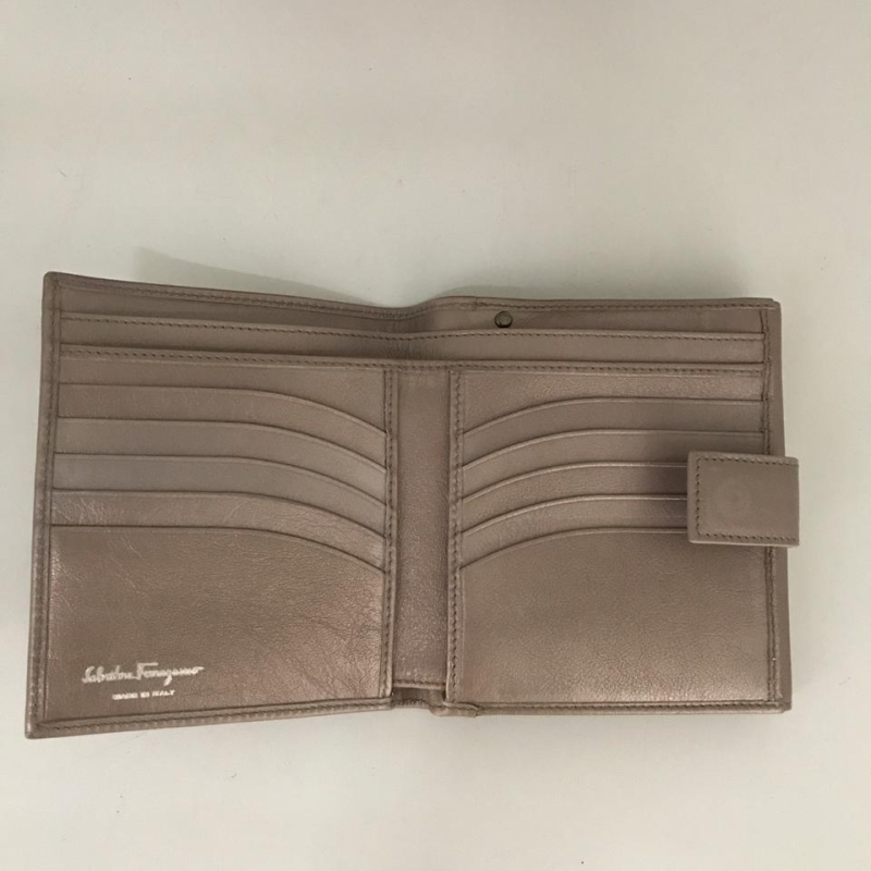 Carteira Salvatore Ferragamo Lilás Metalizada Carteira Salvatore Ferragamo Lilás Metalizada