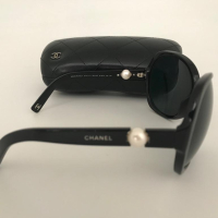 Óculos Chanel Preto Pérola