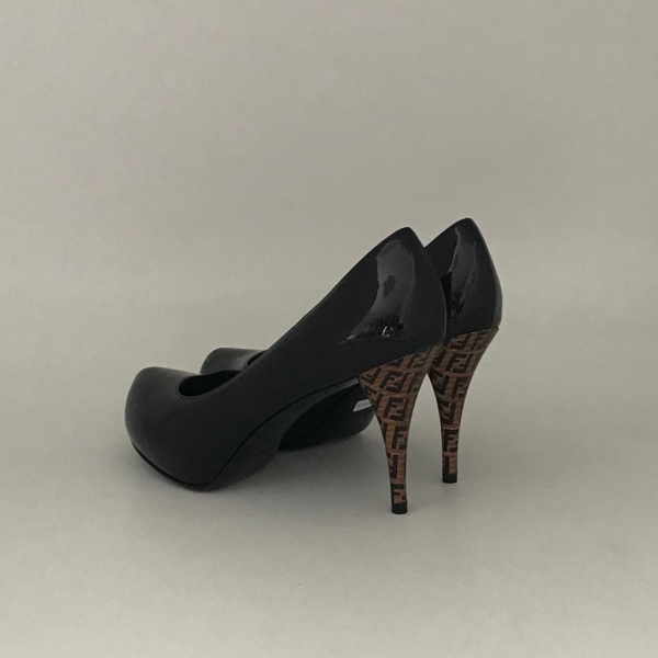 Sapato Pump Fendi Verniz Preto - 36