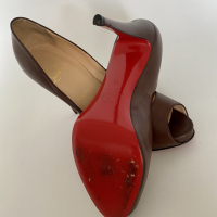 Peep Toe Christian Louboutin Couro Marrom
